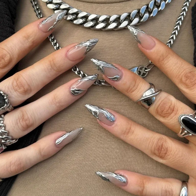 Decorating Tip Set - 24 faux ongles amande décorés à
